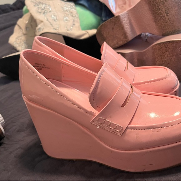 Pink wedge heels - Picture 1 of 2